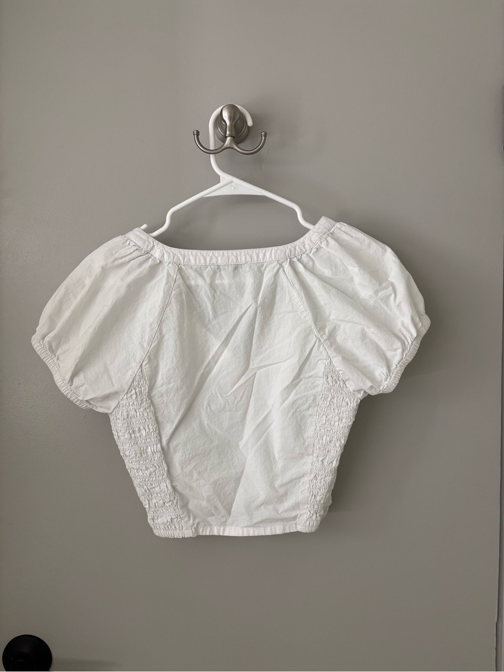 Madewell White Short-Sleeve Smocked Button Crop Top - Picture 2 of 3